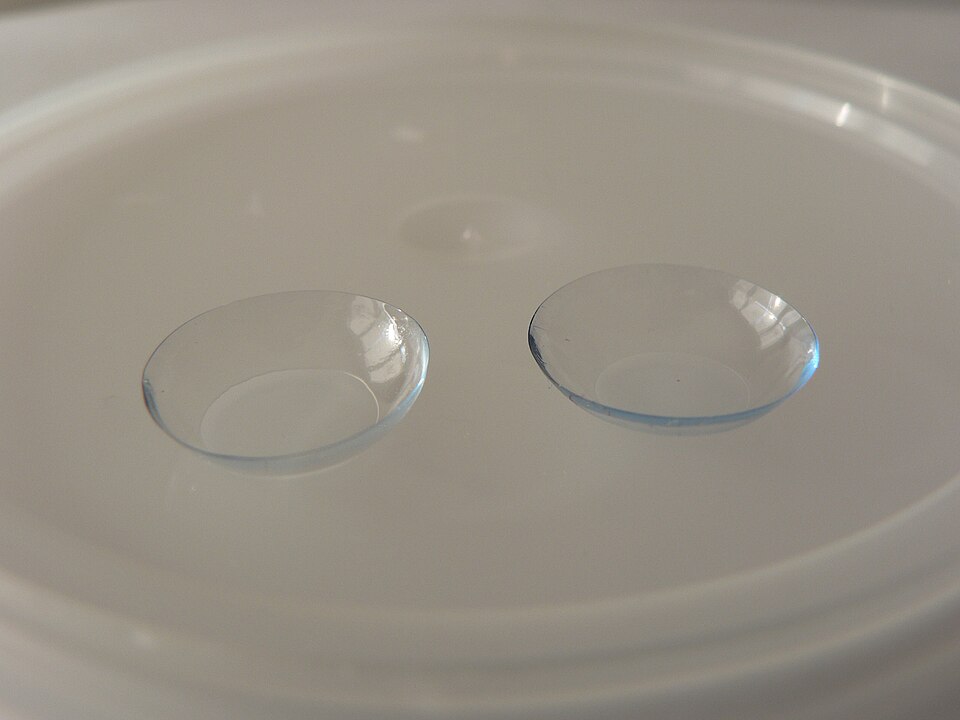 Contact lens