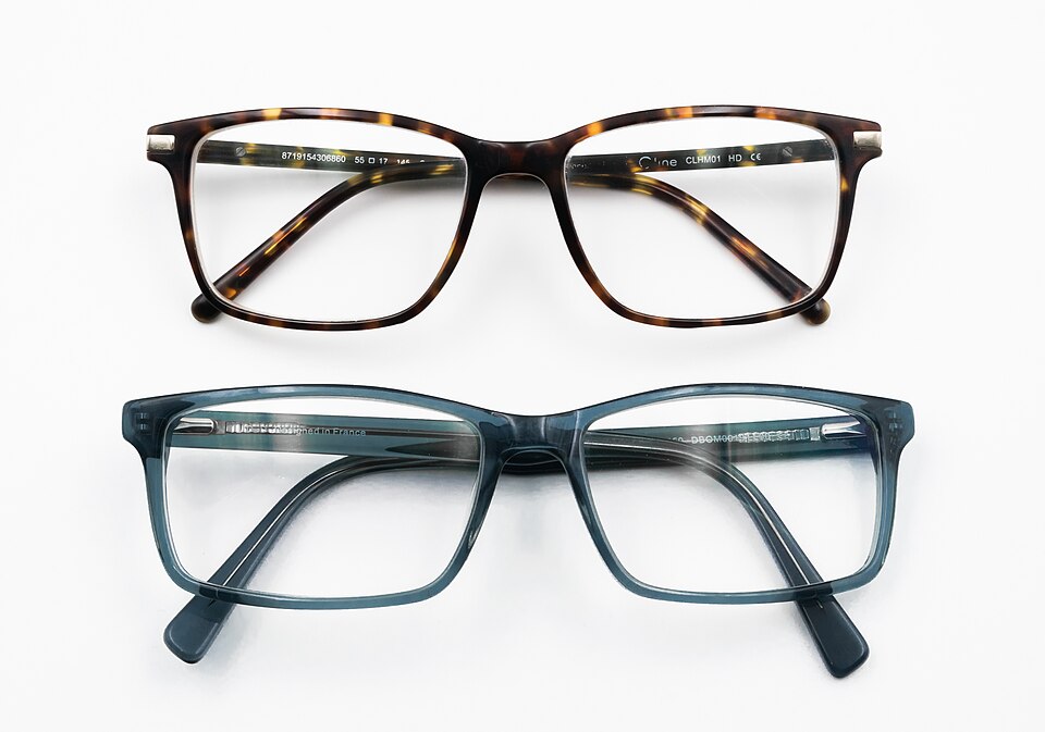 Safety glasses